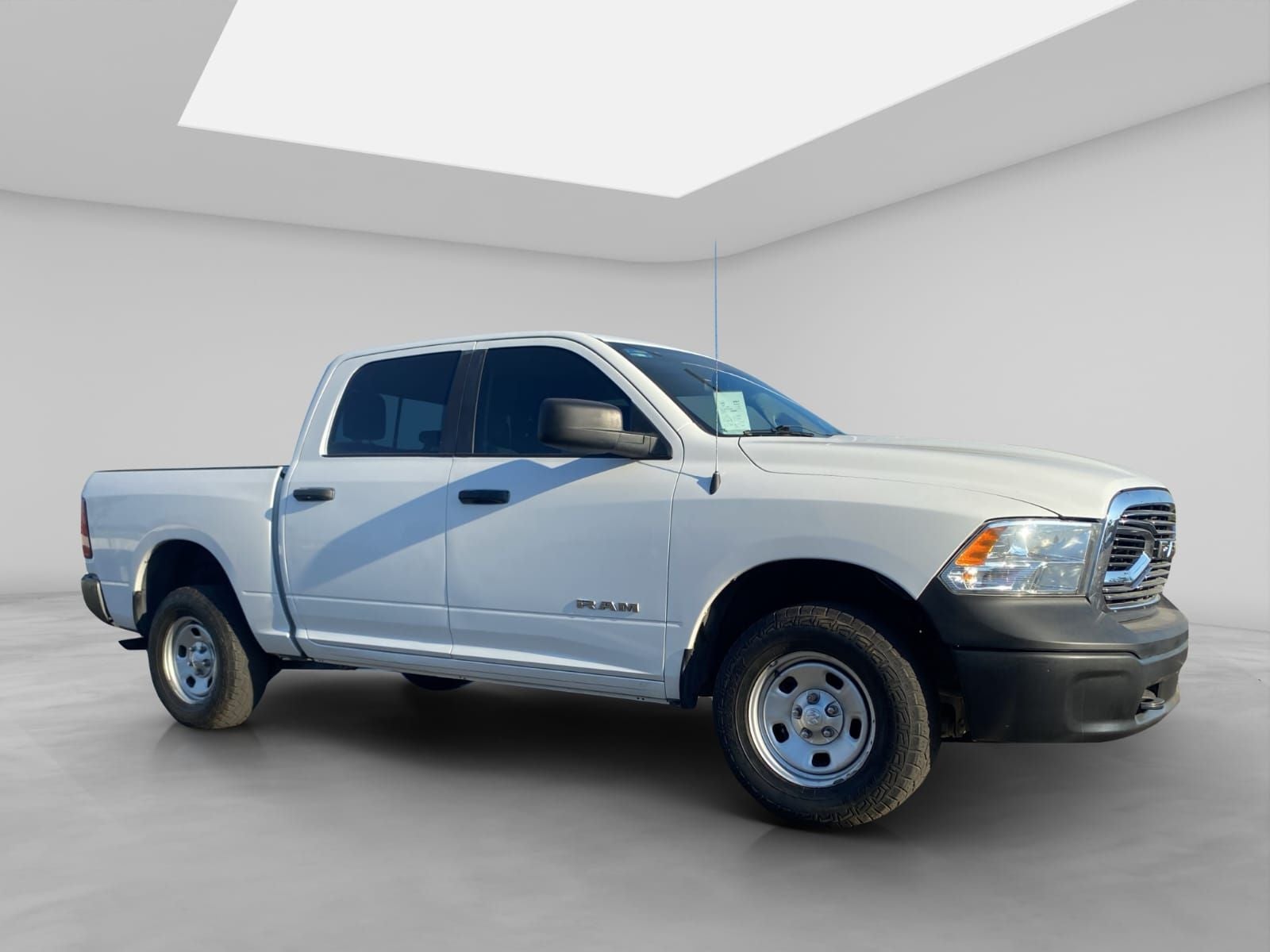 2020 RAM 1500 3.6 V6 Crew Cab SLT At