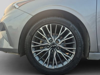 2023 Kia Forte 2.0 GT Line Sedan At