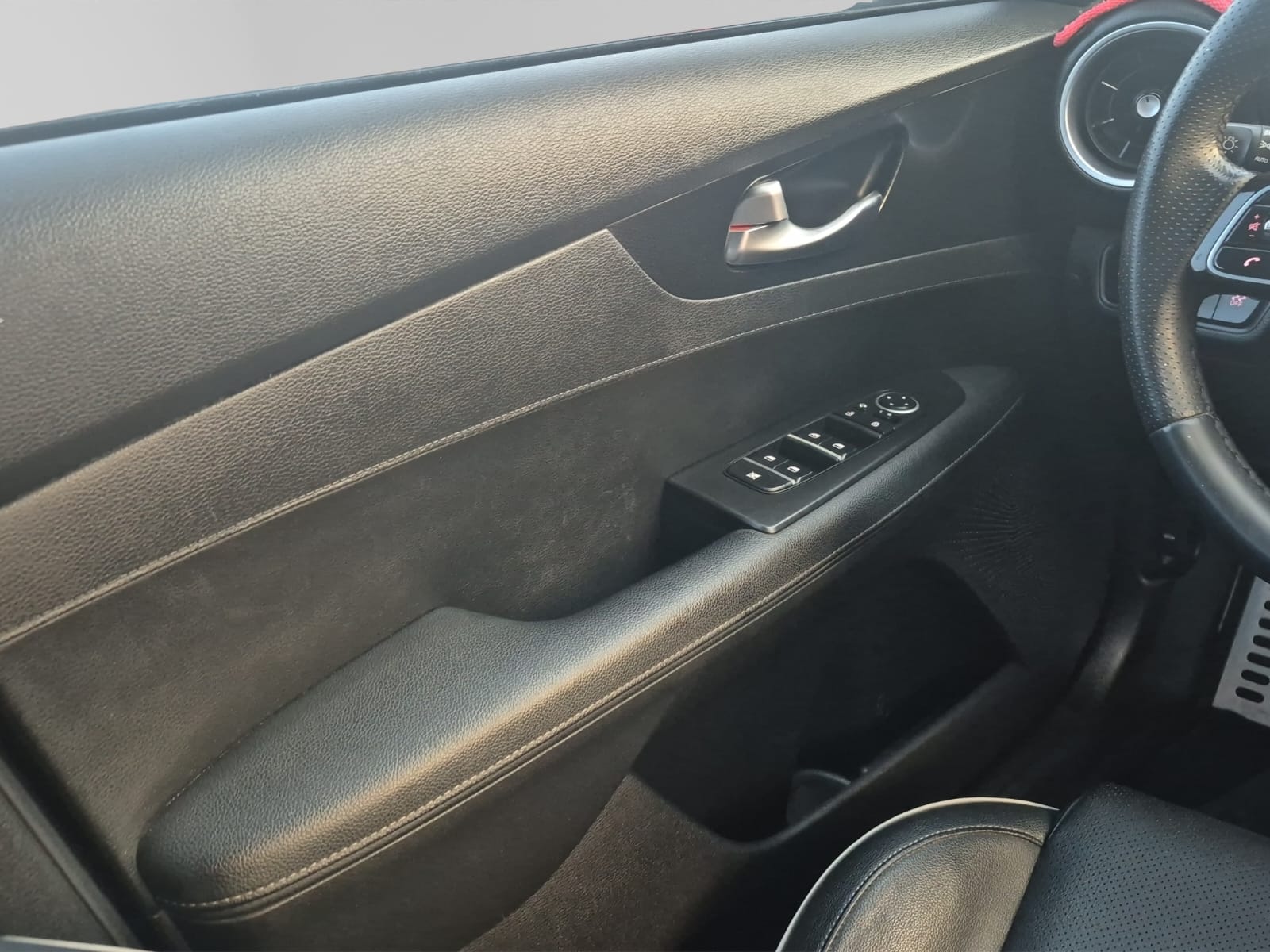 2023 Kia Forte 2.0 GT Line Sedan At