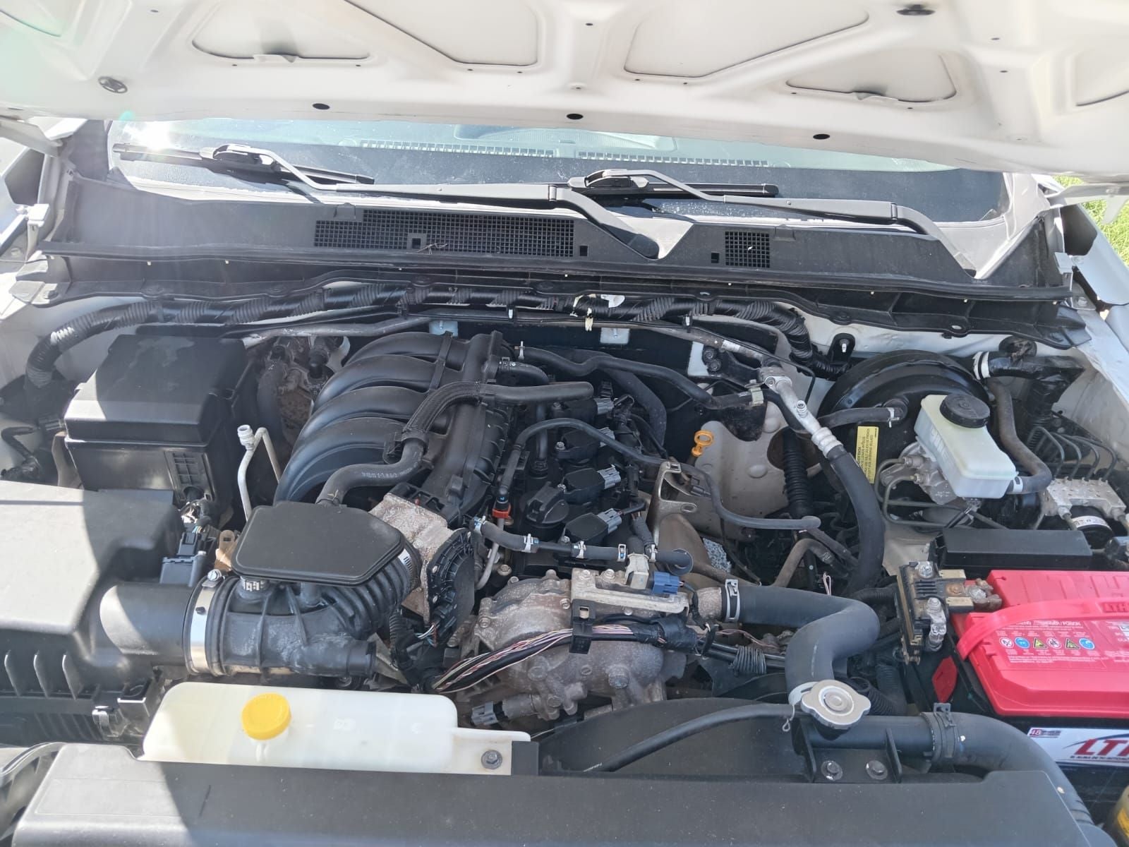 2020 Nissan NP300 2.5 Doble Cabina Se Aa Pack Seg Mt