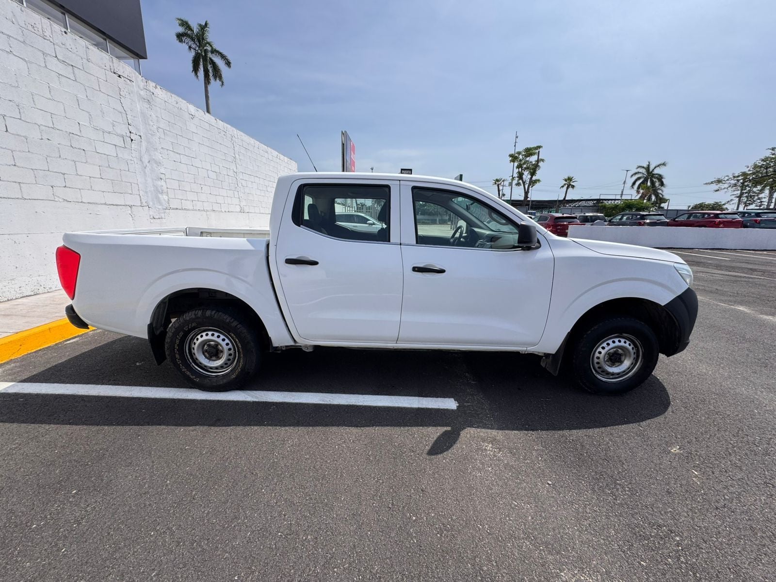 2020 Nissan NP300 2.5 Doble Cabina Se Aa Pack Seg Mt