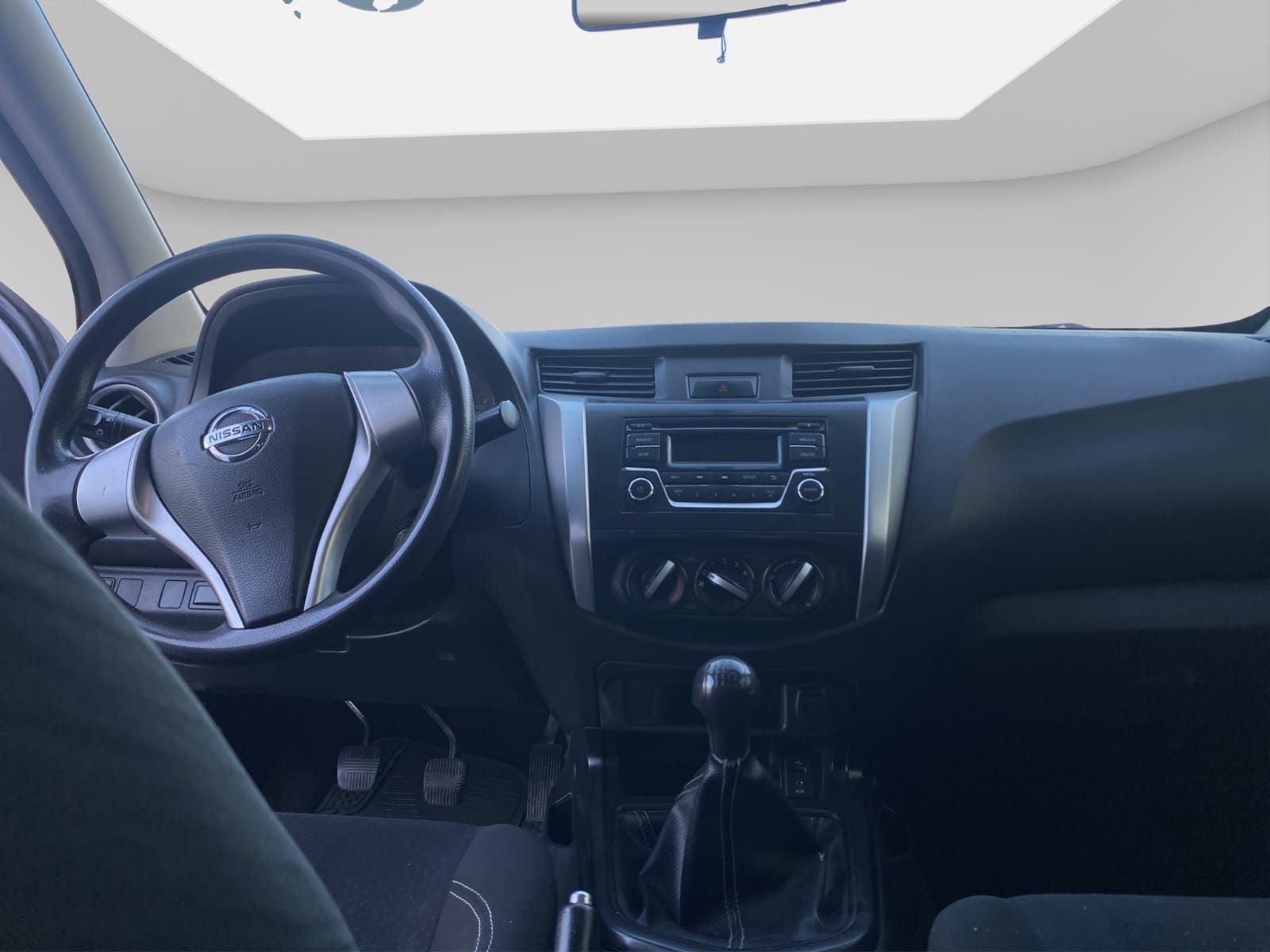 2020 Nissan NP300 2.5 Doble Cabina Se Aa Pack Seg Mt