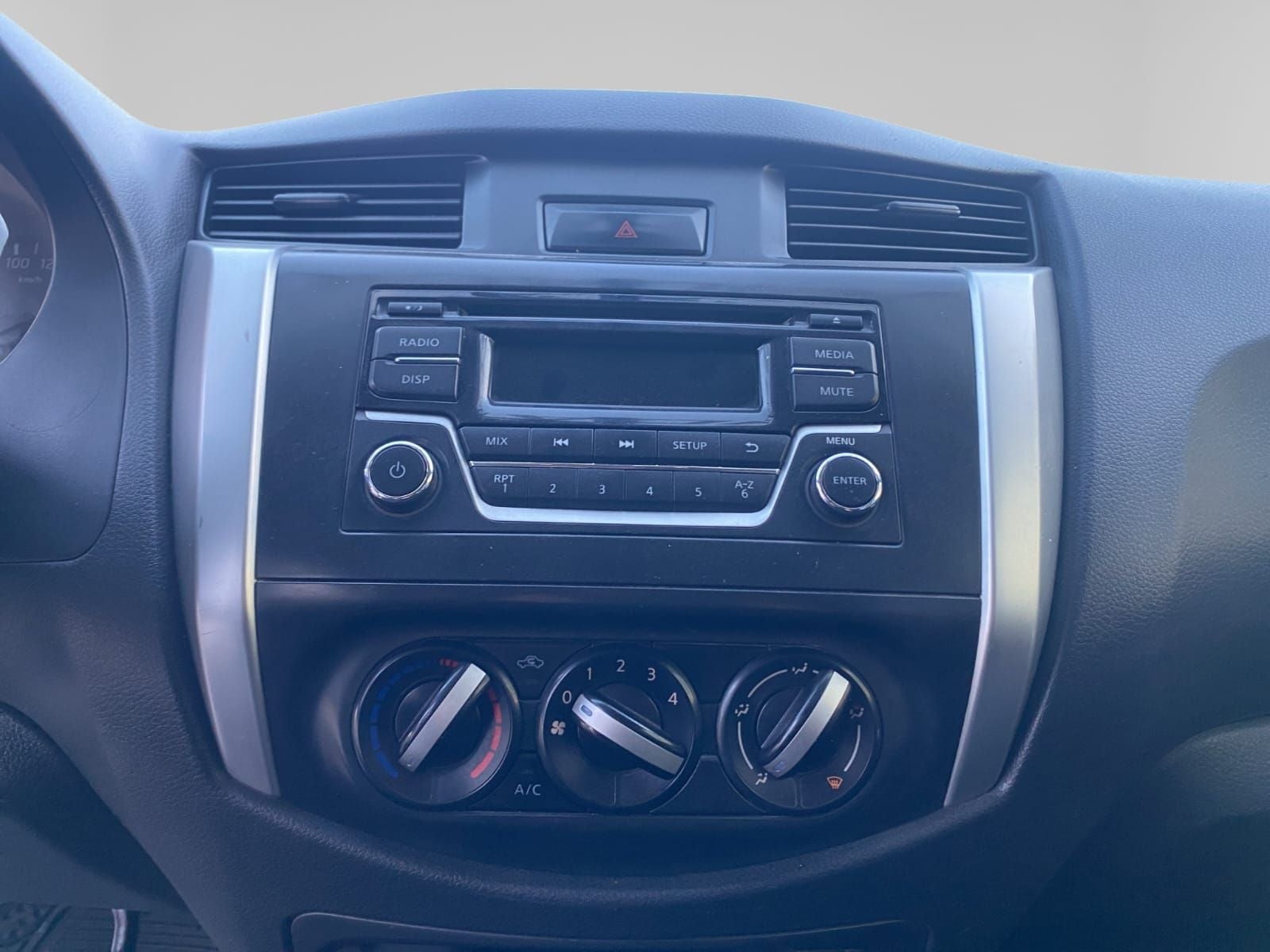 2020 Nissan NP300 2.5 Doble Cabina Se Aa Pack Seg Mt