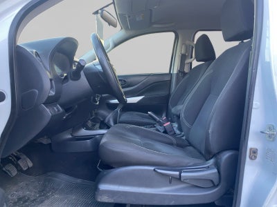 2020 Nissan NP300 2.5 Doble Cabina Se Aa Pack Seg Mt