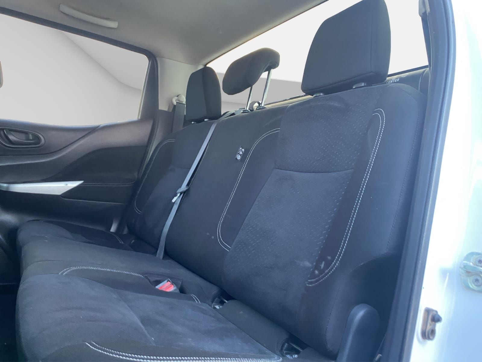 2020 Nissan NP300 2.5 Doble Cabina Se Aa Pack Seg Mt