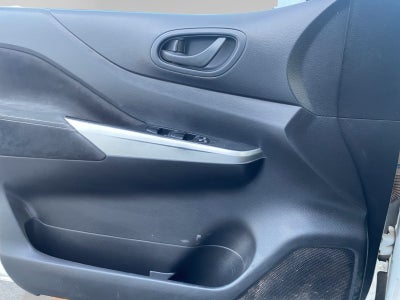 2020 Nissan NP300 2.5 Doble Cabina Se Aa Pack Seg Mt