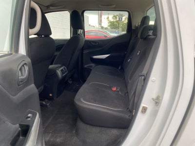 2020 Nissan NP300 2.5 Doble Cabina Se Aa Pack Seg Mt