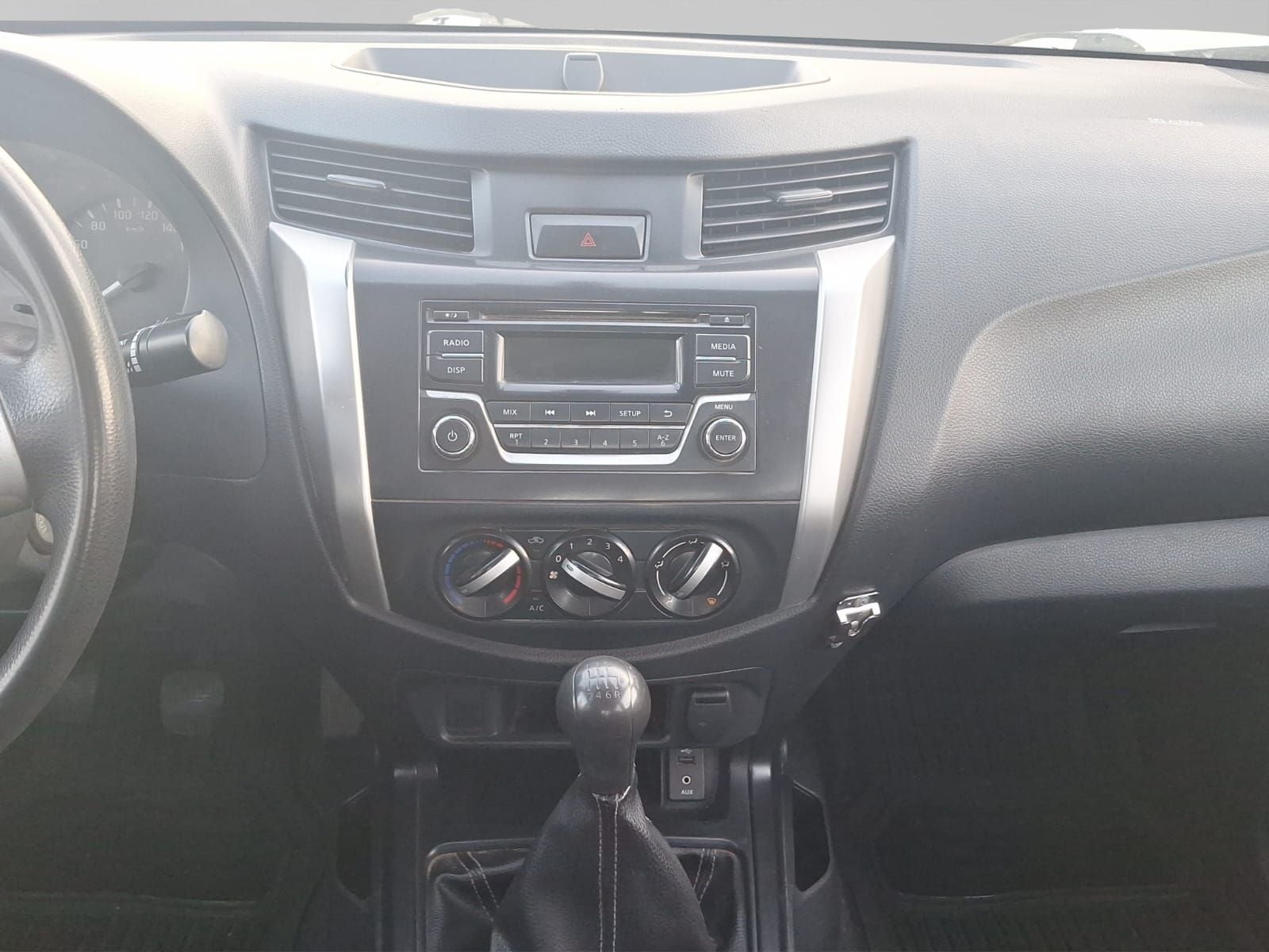 2020 Nissan NP300 2.5 Doble Cabina Se Aa Pack Seg Mt