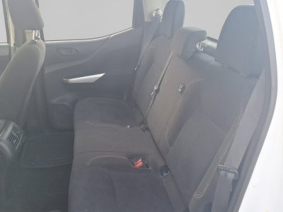 2020 Nissan NP300 2.5 Doble Cabina Se Aa Pack Seg Mt