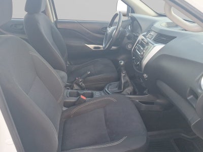 2020 Nissan NP300 2.5 Doble Cabina Se Aa Pack Seg Mt