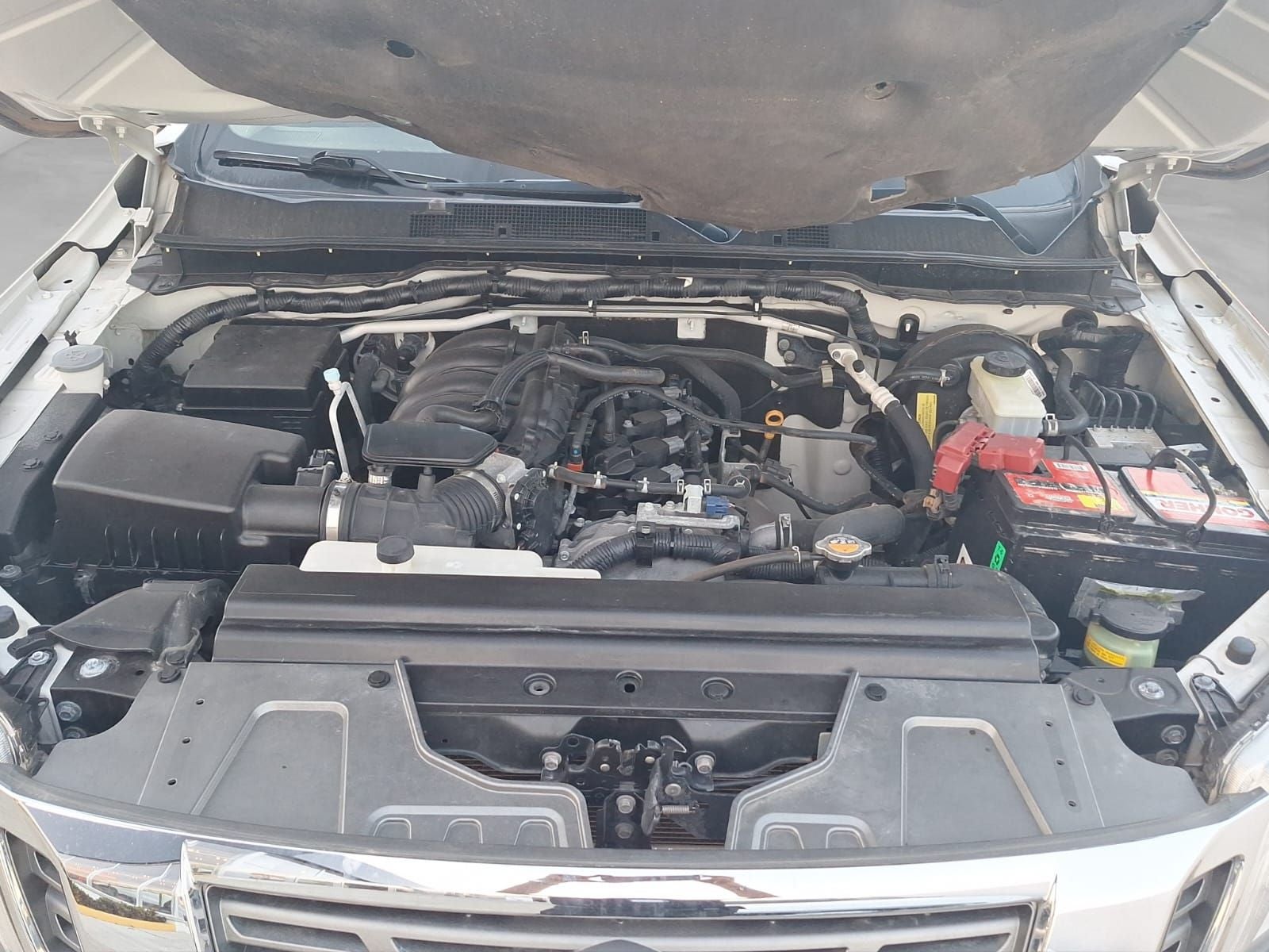 2020 Nissan NP300 2.5 Doble Cabina Se Aa Pack Seg Mt