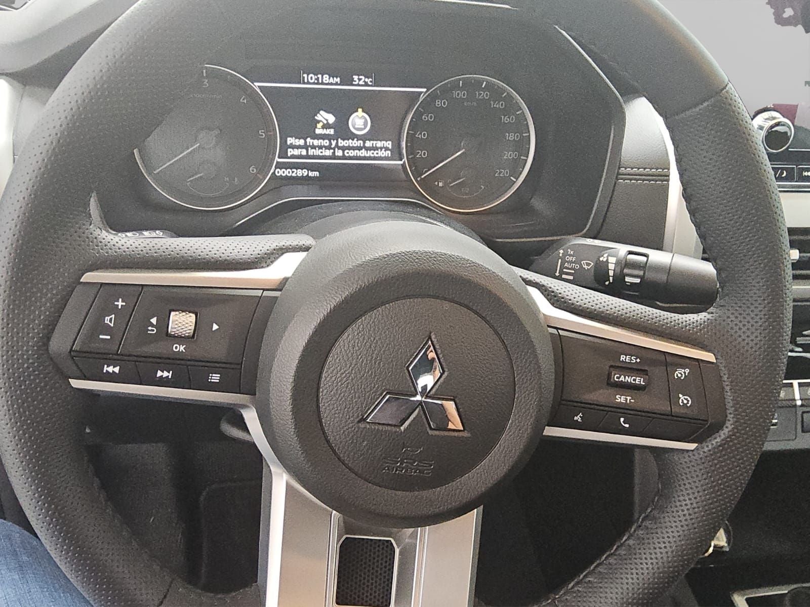 2025 Mitsubishi L200 2.4 Gls Cabina Doble 4x4 Diesel At