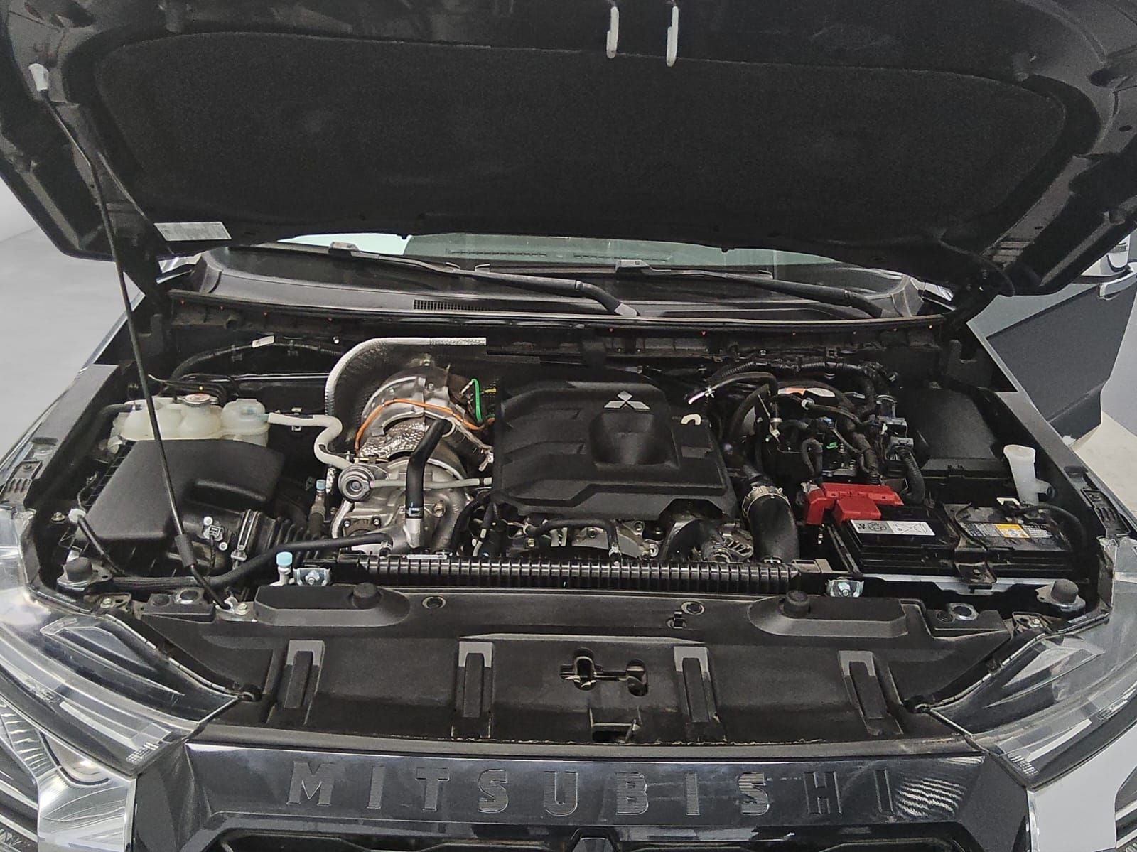 2025 Mitsubishi L200 2.4 Gls Cabina Doble 4x4 Diesel At