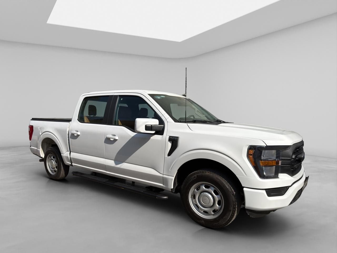 2023 Ford F-150 3.3 XL Doble Cabina V6 4x2 At