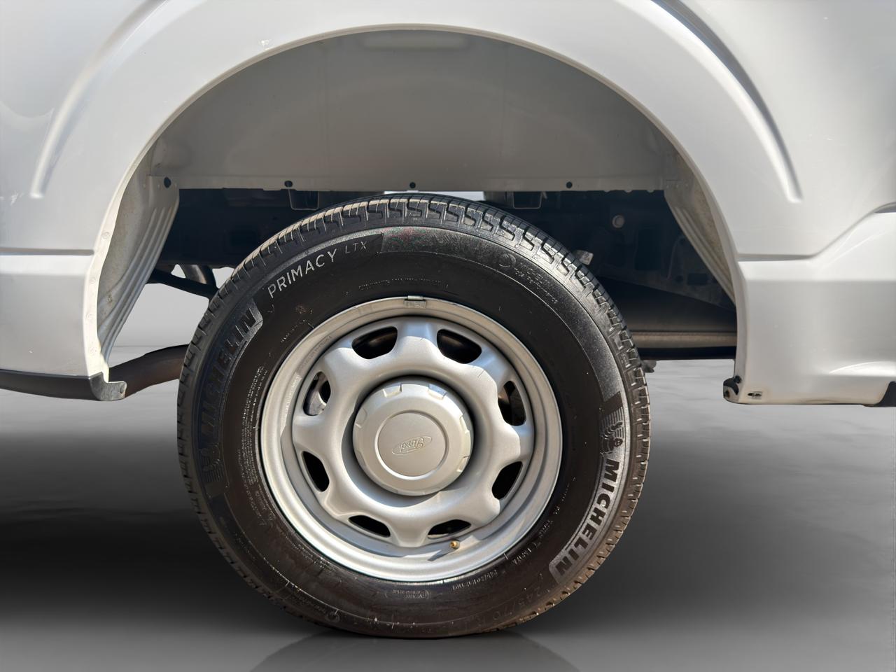 2023 Ford F-150 3.3 XL Cabina Regular V6 4x2 At