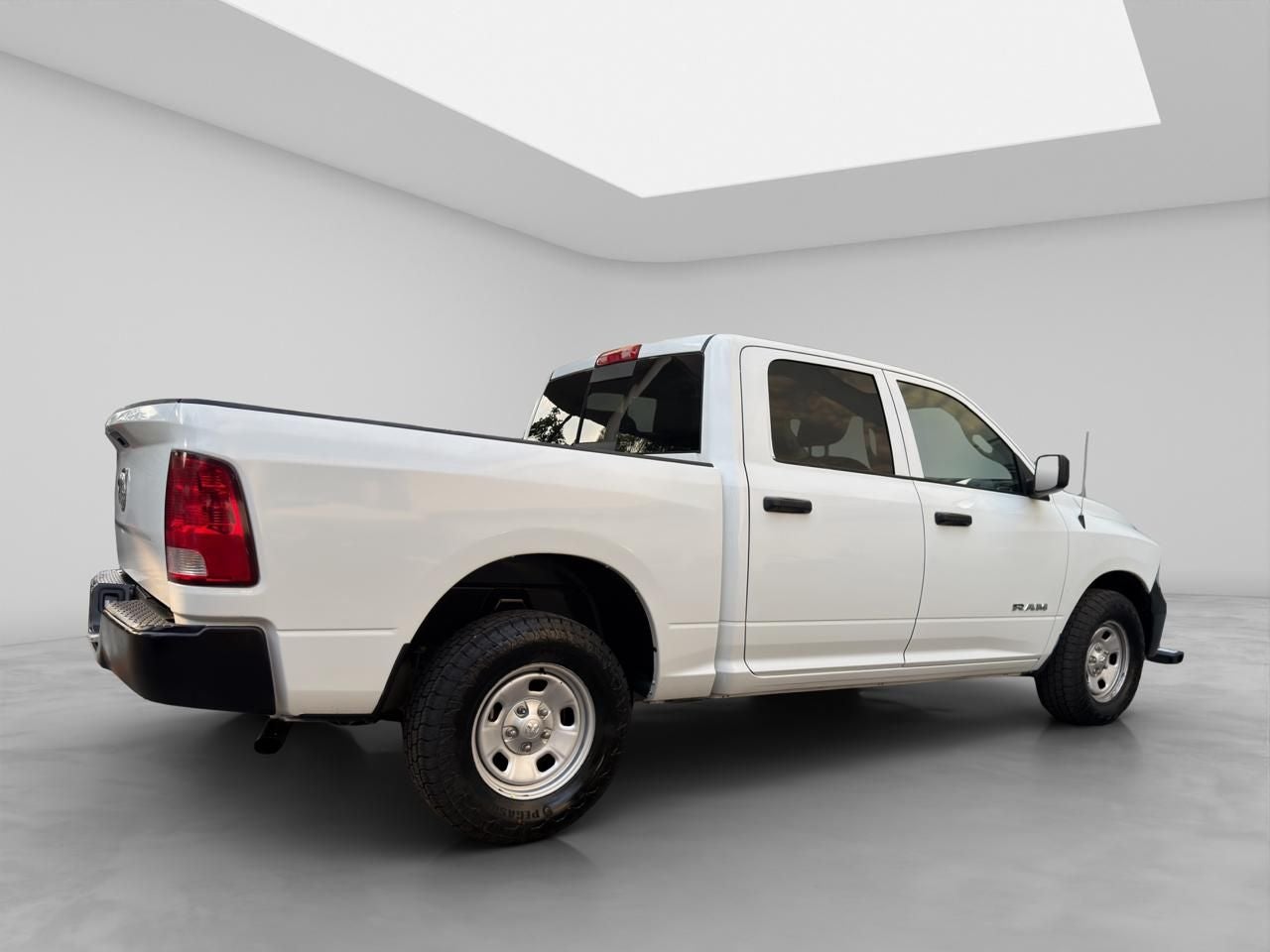 2022 RAM 1500 SLT Trabajo Crew Cab
