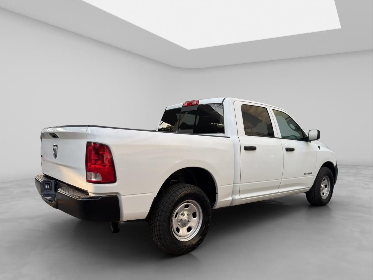 2022 RAM 1500 SLT Trabajo Crew Cab