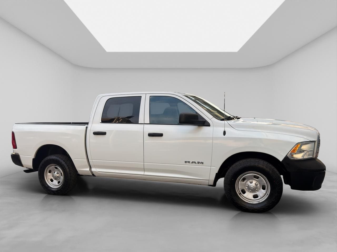 2022 RAM 1500 SLT Trabajo Crew Cab