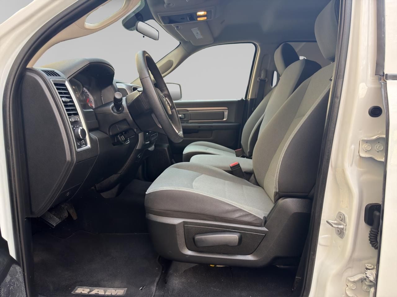 2022 RAM 1500 SLT Trabajo Crew Cab