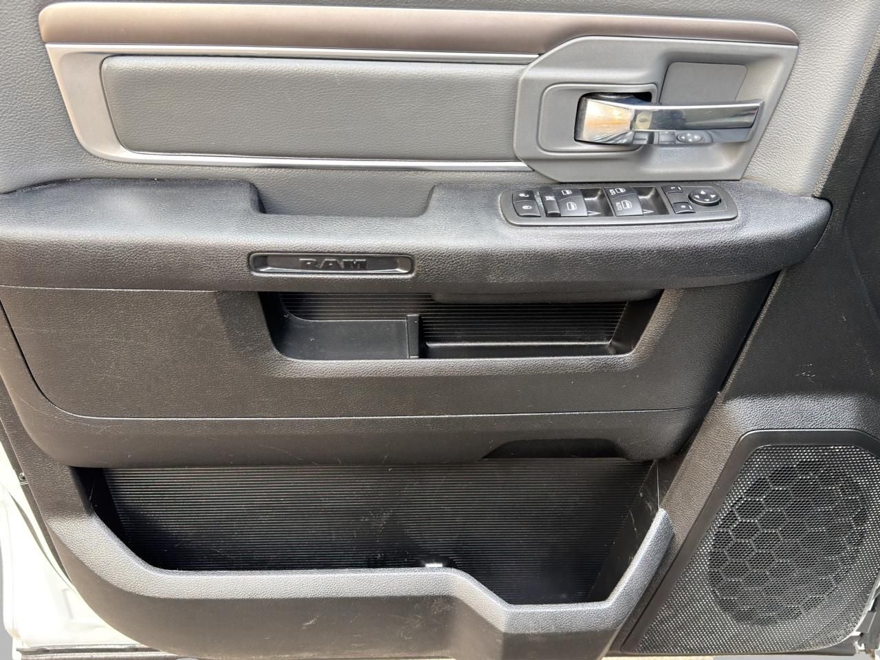 2022 RAM 1500 SLT Trabajo Crew Cab