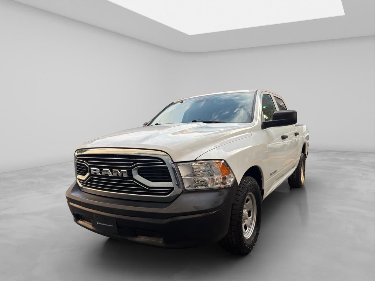 2022 RAM 1500 SLT Trabajo Crew Cab