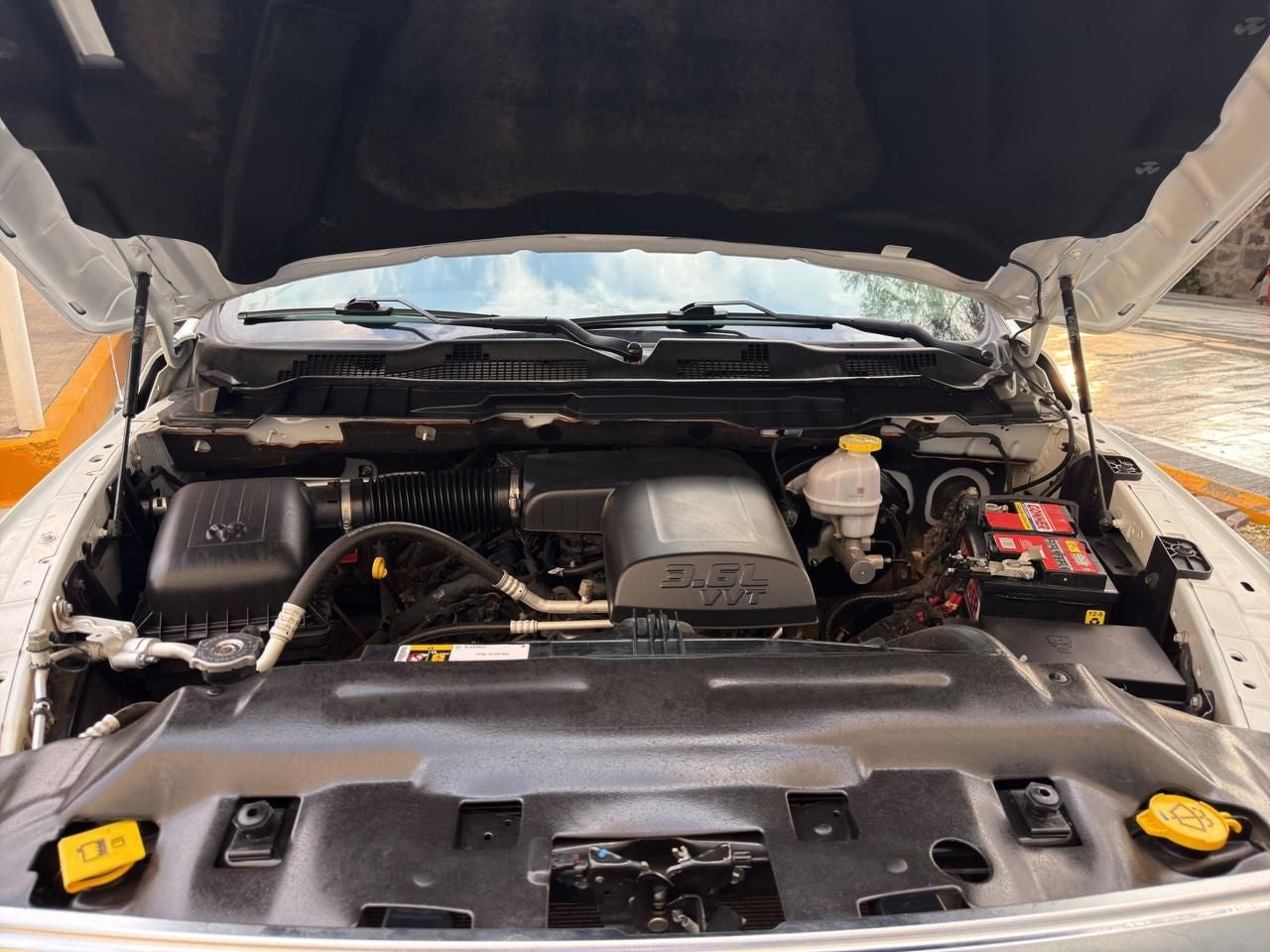 2022 RAM 1500 SLT Trabajo Crew Cab