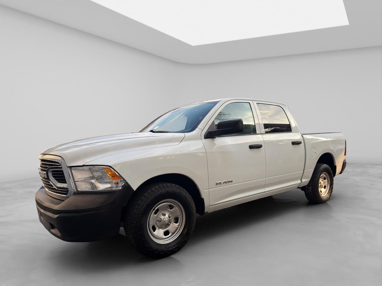 2022 RAM 1500 SLT Trabajo Crew Cab