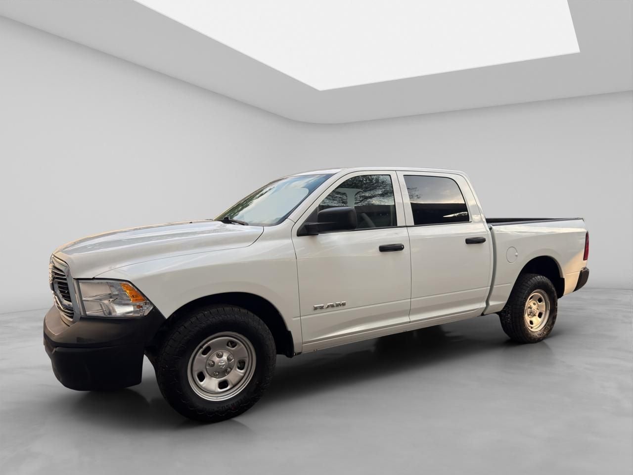 2022 RAM 1500 SLT Trabajo Crew Cab