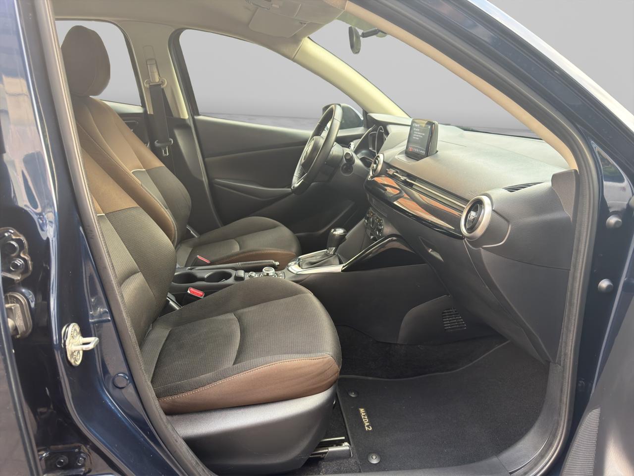 2021 Mazda Mazda 2 1.5 Touring 4p At