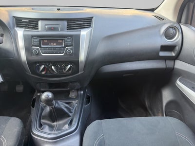 2020 Nissan NP300 Doble Cabina 2.5 SE Paq Seguridad Mt