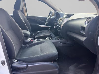 2020 Nissan NP300 Doble Cabina 2.5 SE Paq Seguridad Mt