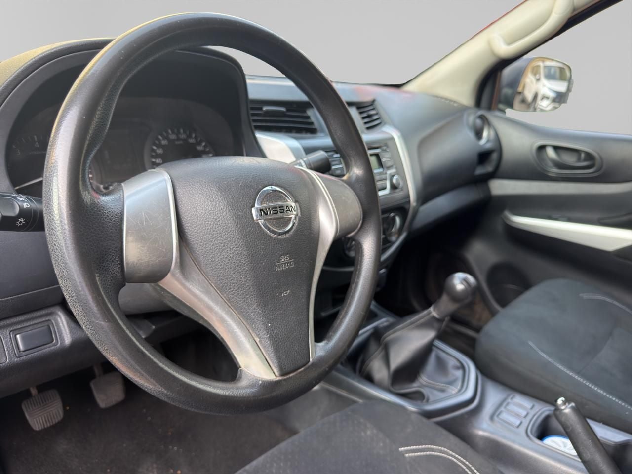 2020 Nissan NP300 Doble Cabina 2.5 SE Paq Seguridad Mt