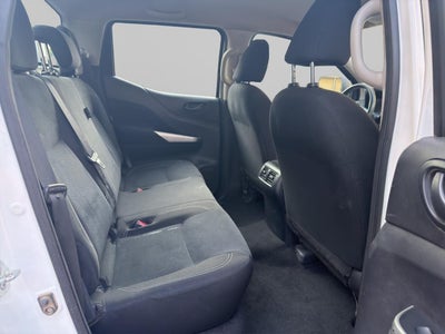 2020 Nissan NP300 Doble Cabina 2.5 SE Paq Seguridad Mt