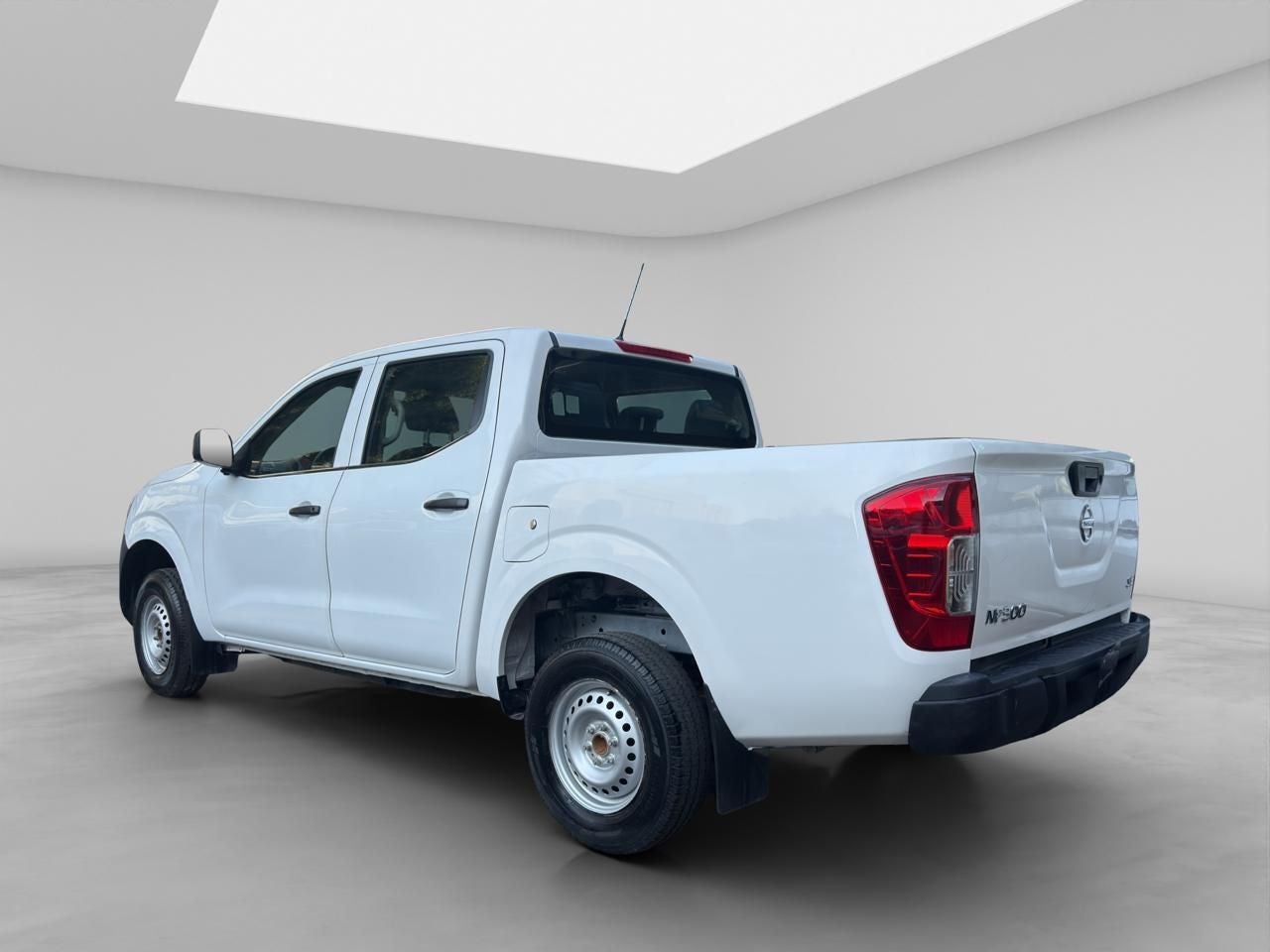 2020 Nissan NP300 Doble Cabina 2.5 SE Paq Seguridad Mt