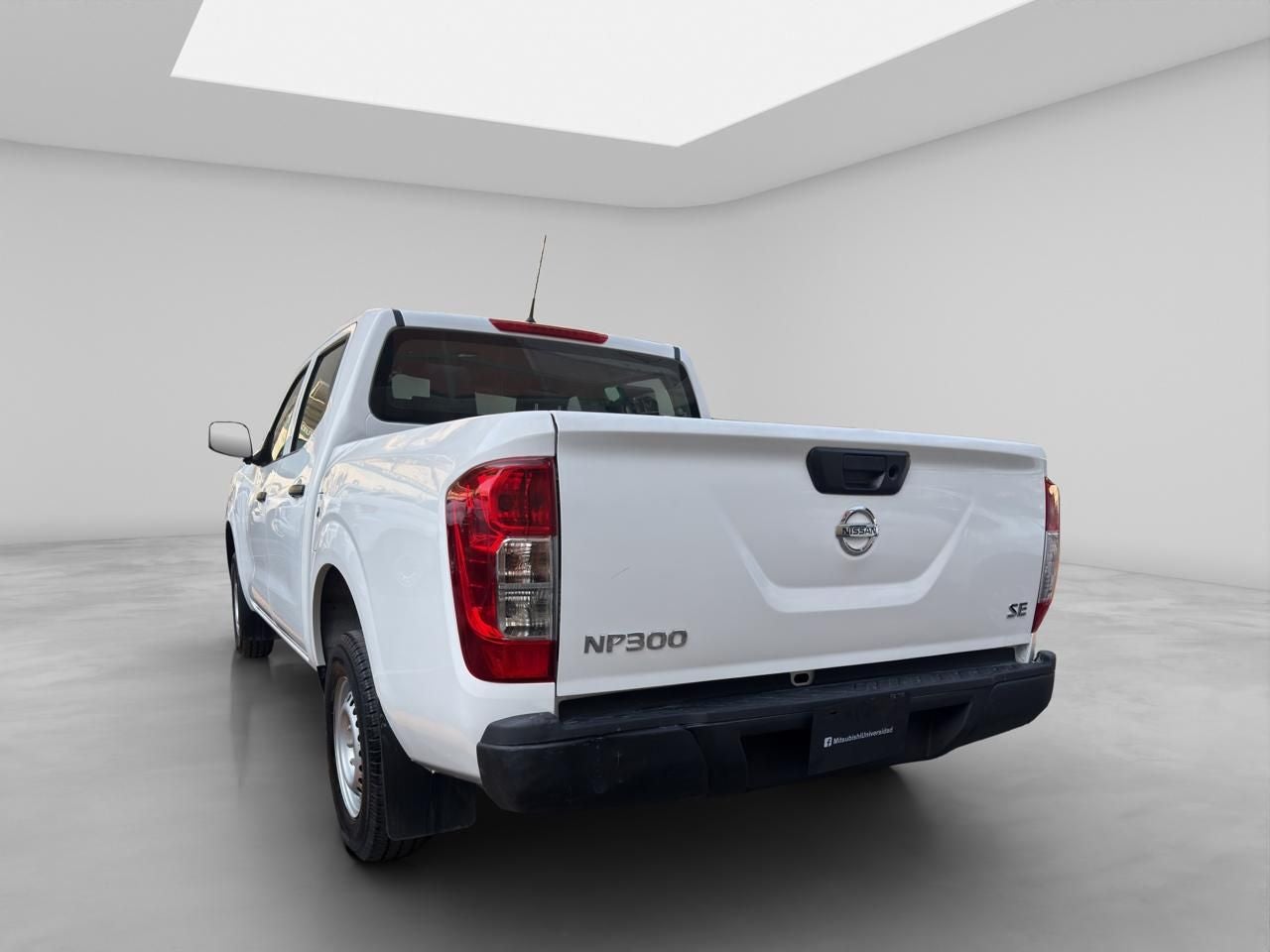 2020 Nissan NP300 Doble Cabina 2.5 SE Paq Seguridad Mt