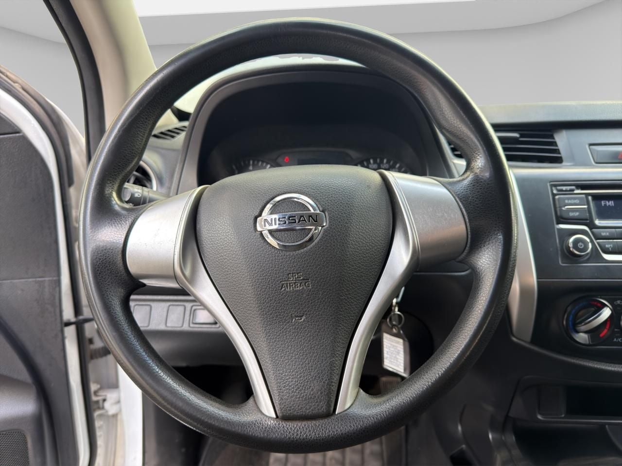 2020 Nissan NP300 Doble Cabina 2.5 SE Paq Seguridad Mt