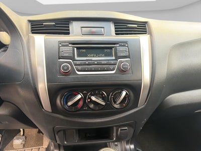 2020 Nissan NP300 Doble Cabina 2.5 SE Paq Seguridad Mt