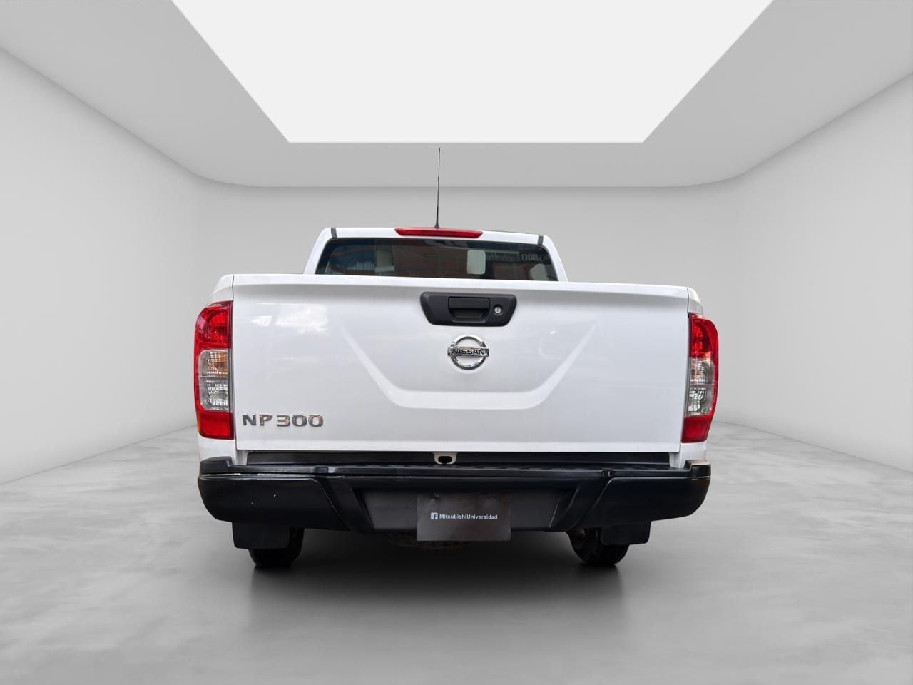 2020 Nissan NP300 Doble Cabina 2.5 SE Paq Seguridad Mt