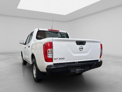 2020 Nissan NP300 Doble Cabina 2.5 SE Paq Seguridad Mt