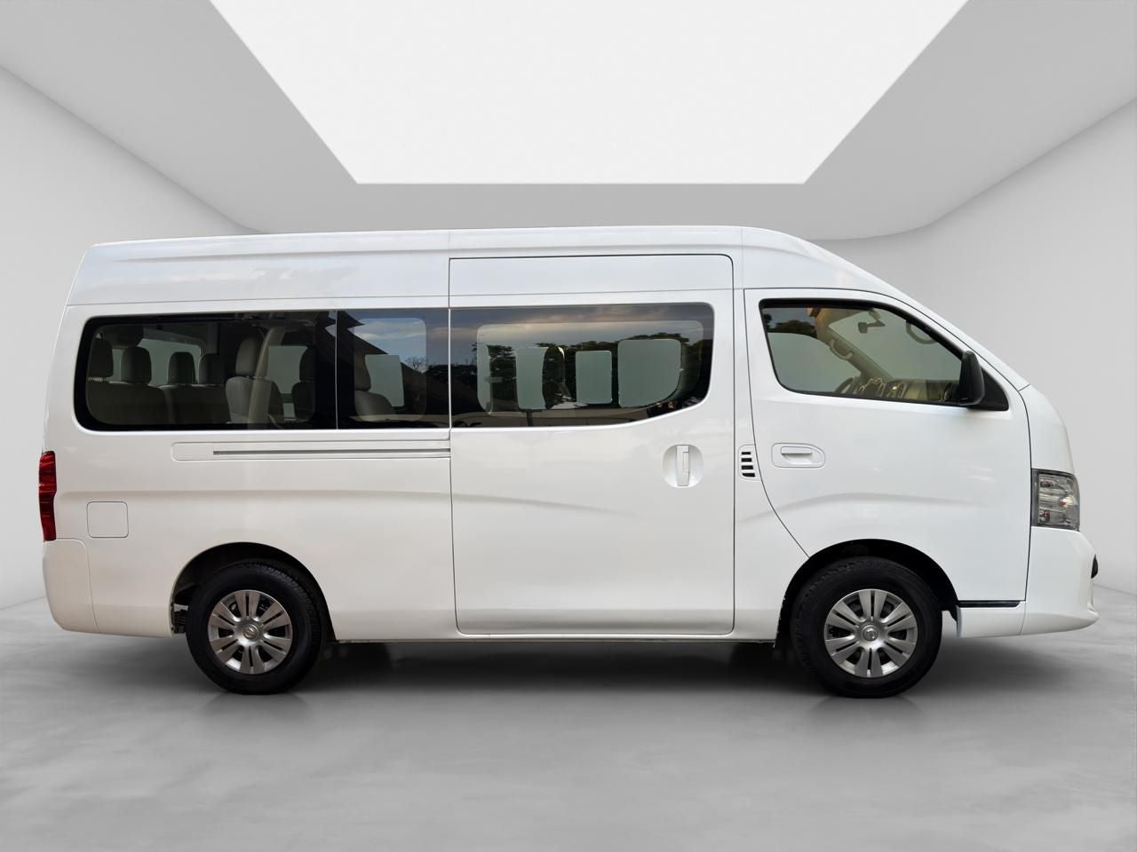 2023 Nissan Urvan 2.5 14 Pasajeros Amplia AA Mt