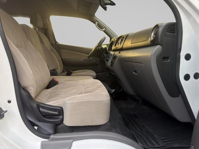 2023 Nissan Urvan 2.5 14 Pasajeros Amplia AA Mt