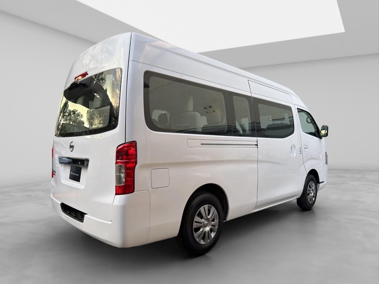 2023 Nissan Urvan 2.5 14 Pasajeros Amplia AA Mt
