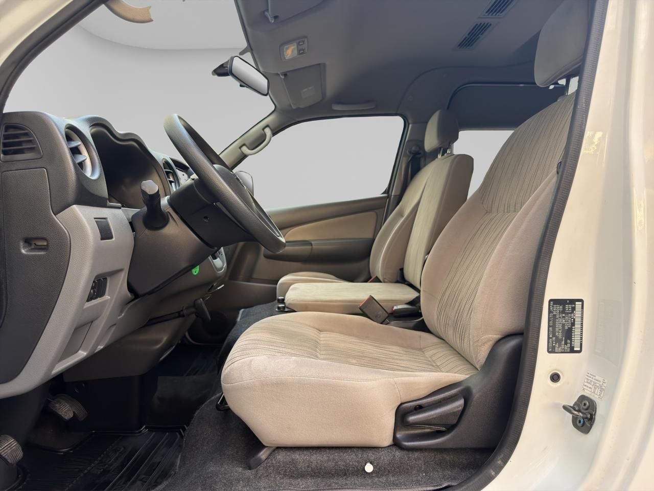 2023 Nissan Urvan 2.5 14 Pasajeros Amplia AA Mt