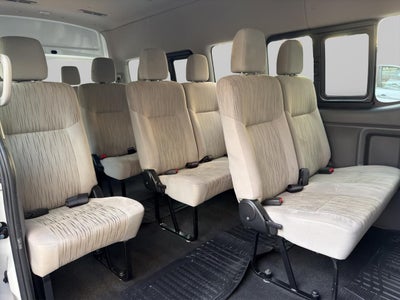 2023 Nissan Urvan 2.5 14 Pasajeros Amplia AA Mt