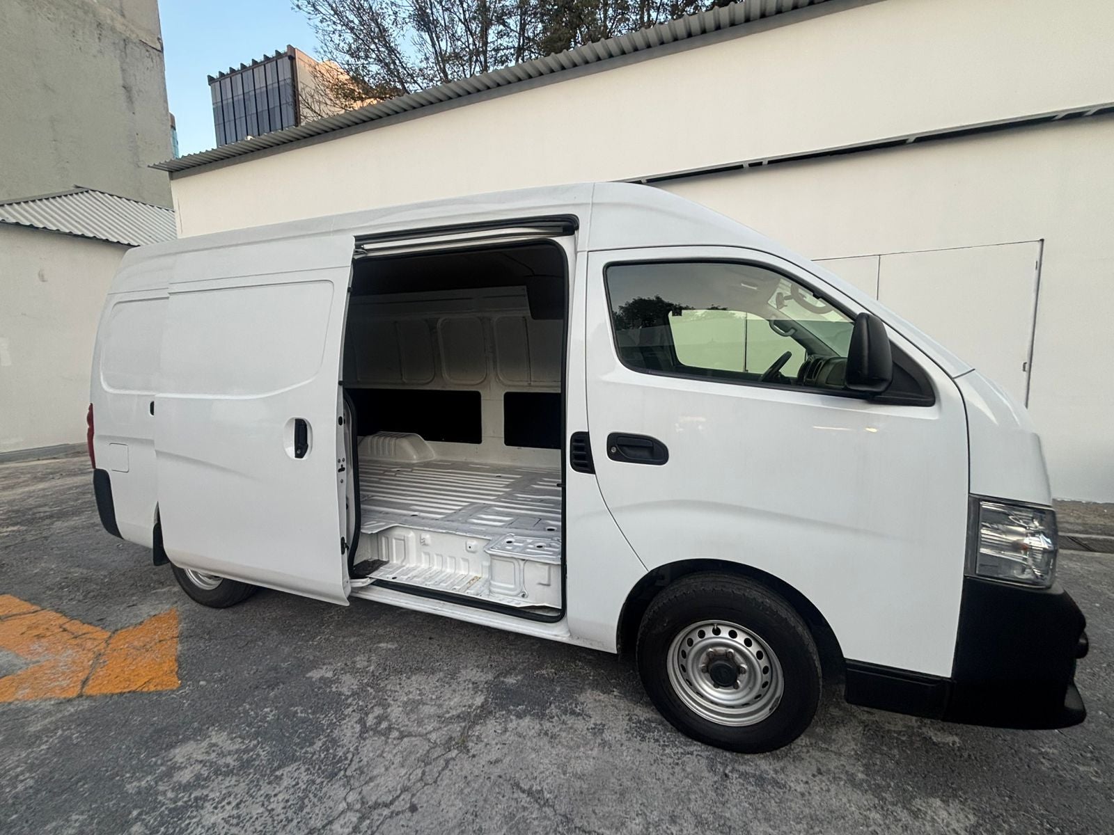 2022 Nissan Urvan 2.5 Panel Ventanas Amplia Paquete Seguridad Mt