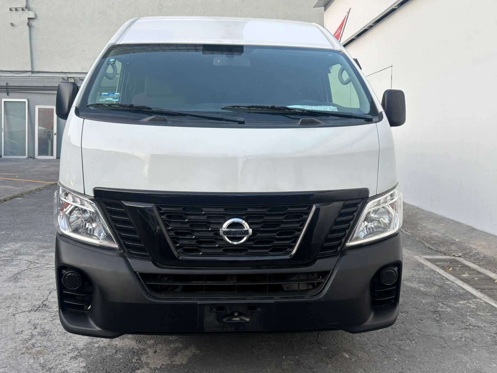 2022 Nissan Urvan 2.5 Panel Ventanas Amplia Paquete Seguridad Mt