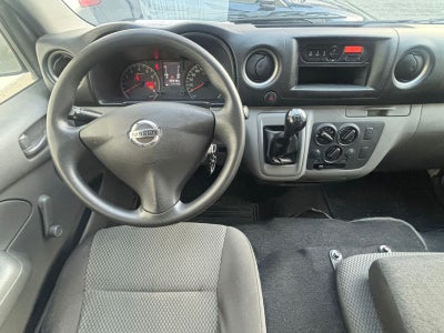 2022 Nissan Urvan 2.5 Panel Ventanas Amplia Paquete Seguridad Mt