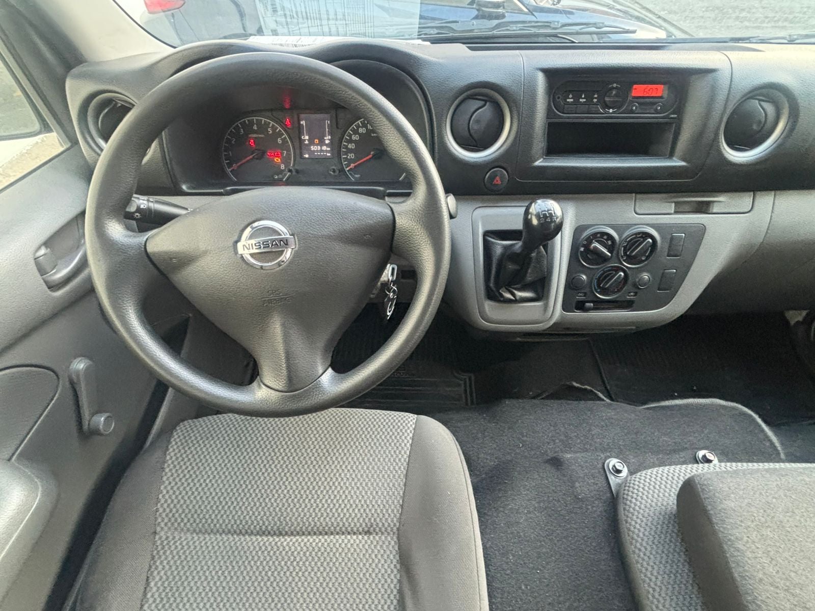 2022 Nissan Urvan 2.5 Panel Ventanas Amplia Paquete Seguridad Mt