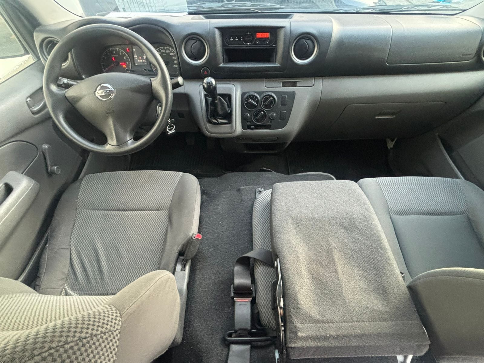 2022 Nissan Urvan 2.5 Panel Ventanas Amplia Paquete Seguridad Mt