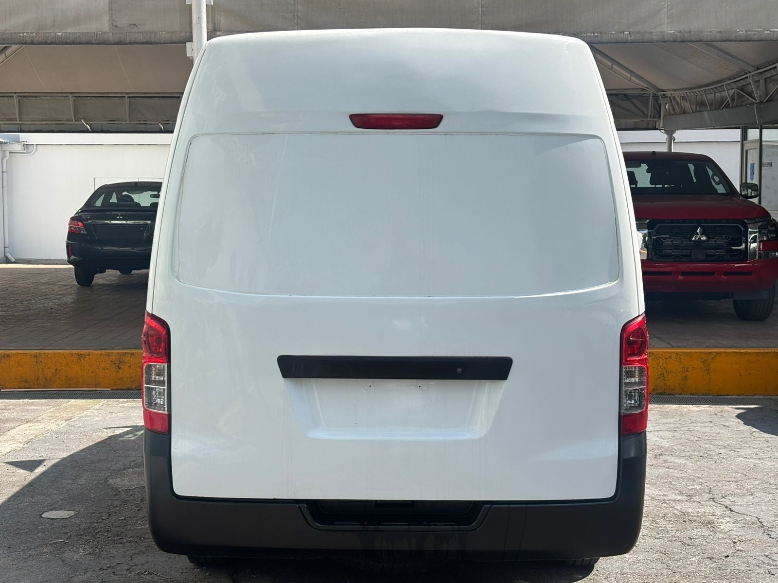 2022 Nissan Urvan 2.5 Panel Ventanas Amplia Paquete Seguridad Mt